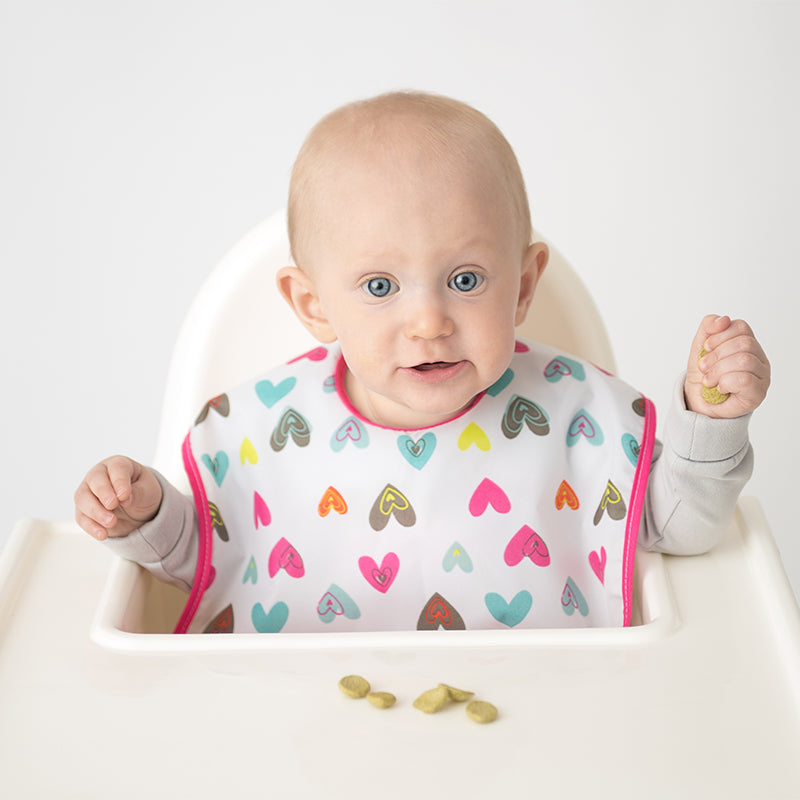 Baby in Cleanbib | Hearts